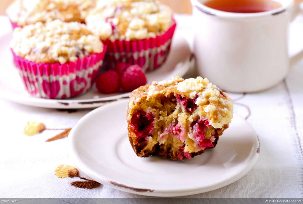 Raspberry Streusel Muffins recipe