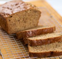 Easy and Moist Banana Bread