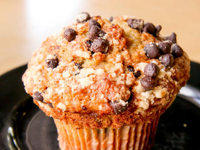 Super Moist Chocolate Chip Banana Muffins