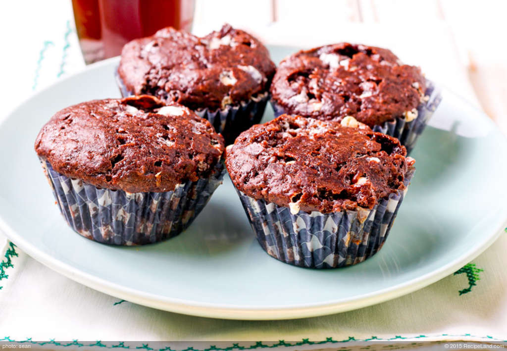 Chocolate and Vanilla Chip Muffins recipe
