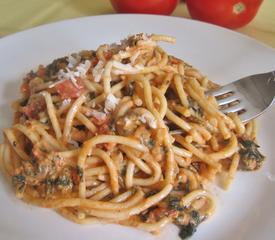 Pasta with Spinach and Tomato Cream Sauce