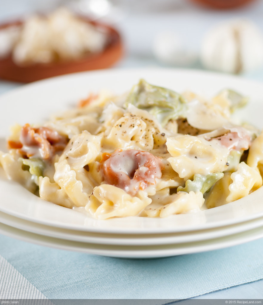 Lynn's Pasta n' Creamy Roasted Garlic Sauce