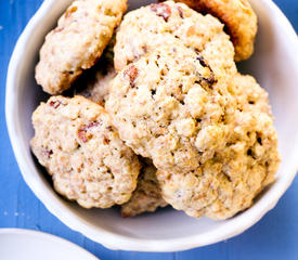 Oatmeal Cookies with Raisins and Walnuts