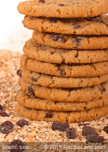 Big and Soft Raisin-Oatmeal Cookies