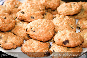 Egg White Oatmeal-Raisin Cookies recipe