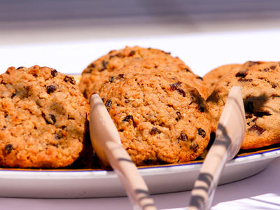 Vanishing Oatmeal Raisin Cookies