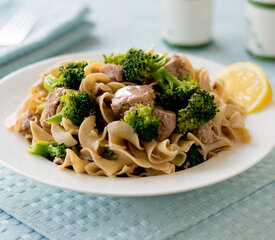 Pasta with Tuna, Broccoli, and Onion