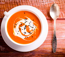 Pumpkin Soup with Honey and Cloves