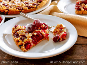 Cherry-Cream Crumble Pie