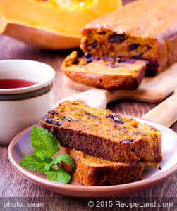 Pumpkin Bread with Cinnamon and Chocolate Chips