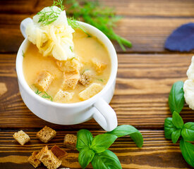 Cream of Cauliflower and Cheese Soup