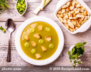 Leek Potato Soup with Nutmeg
