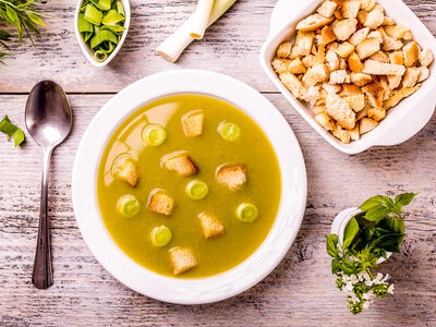 Leek Potato Soup with Nutmeg