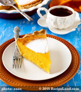 Easy Frosty Gingesnap Pumpkin Pie