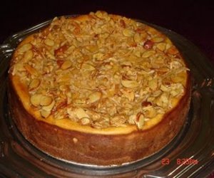 Almond Crunch Pumpkin Cheesecake