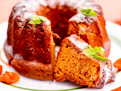 Super Moist Apple Bundt Cake