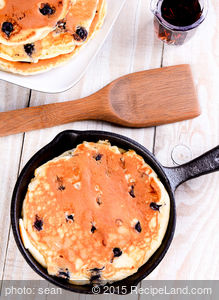 Fluffy Blueberry Buttermilk Pancakes