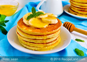 Awesome Breakfast Cornmeal Pancakes