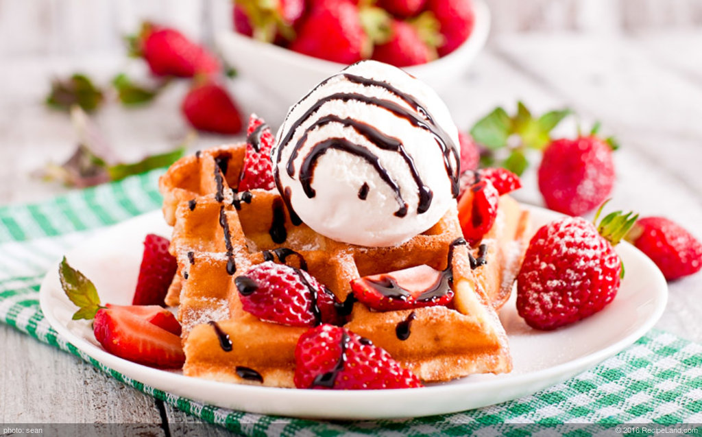 Easy Sour Cream Waffles