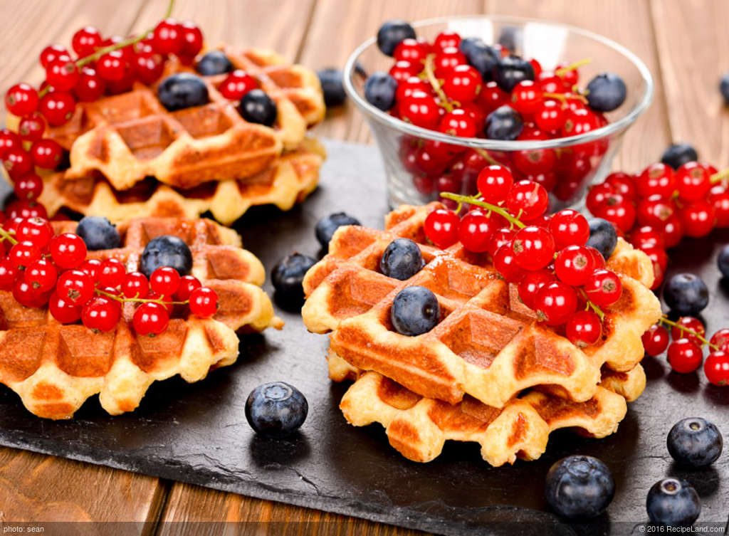 Yummy Whole Wheat Waffles recipe
