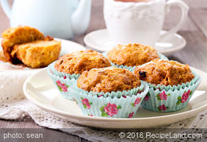 Delicious Apple-Carrot Muffins