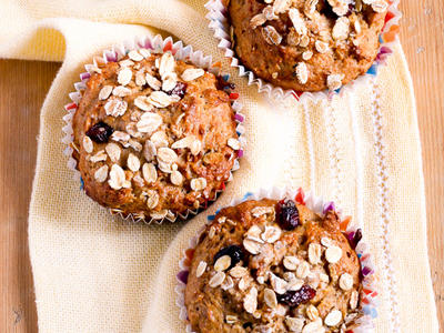 Cinnamon Raisin Apple Muffins