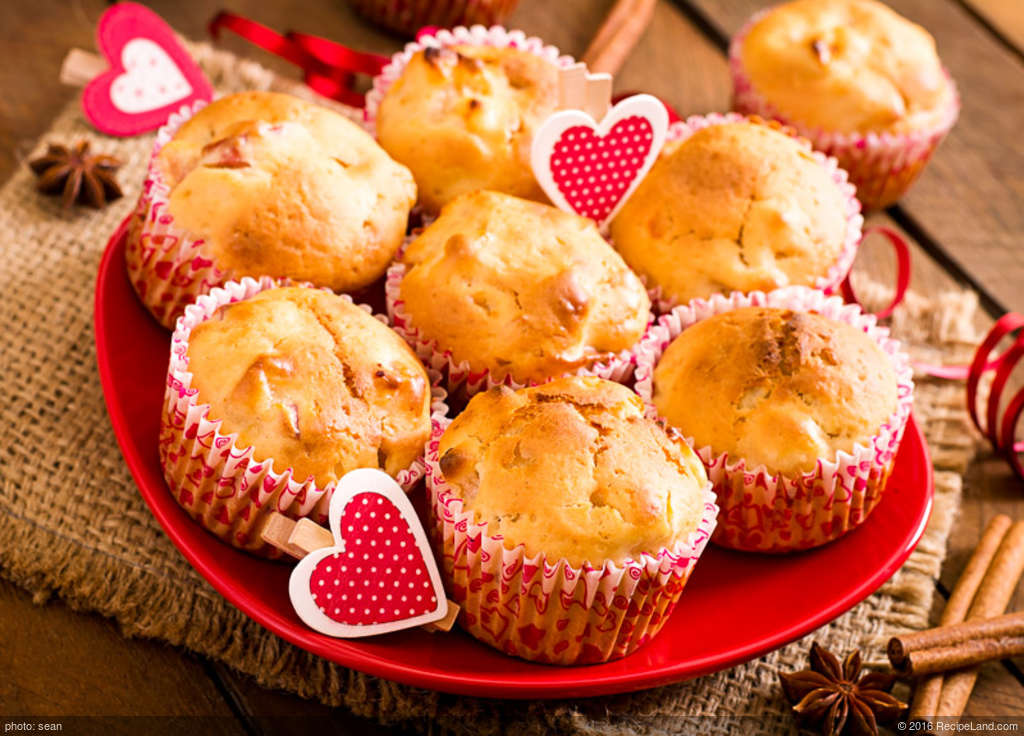 Apple-Hazelnut Muffins recipe
