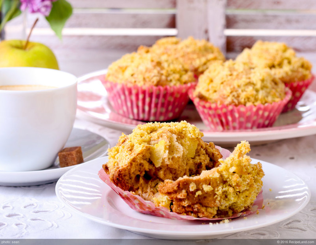 Streusel Snack Apple Muffins