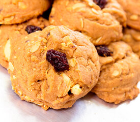 Yummy Orange-Spiced Oatmeal Raisins Cookies