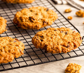 Amazing Chocolate Chip or Raisin Cookies (Low-Fat)