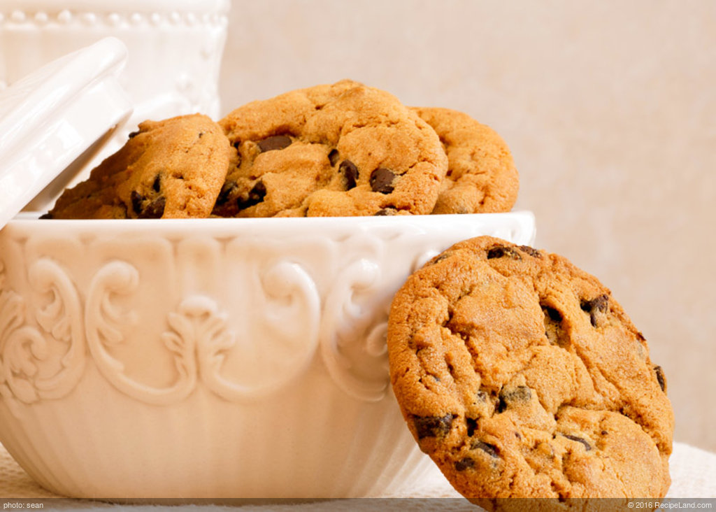 Hershey's Classic Chocolate Chip Cookies
