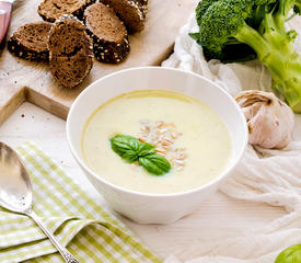 Creamy Broccoli Cheese Soup