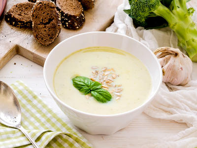 Creamy Broccoli Cheese Soup