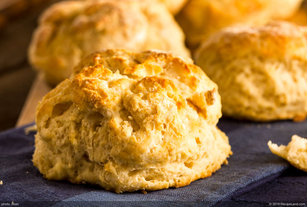 Annie Mae Jones' Buttermilk Biscuits recipe