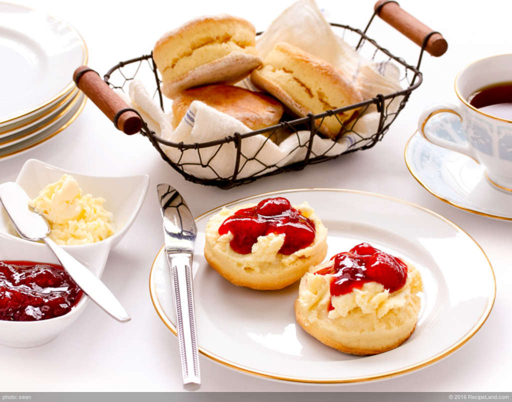 Bo's Buttermilk Biscuits recipe