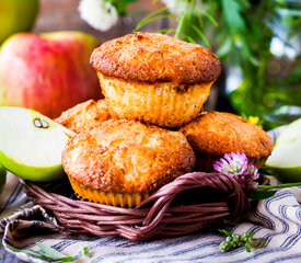 Quick Applesauce Muffins