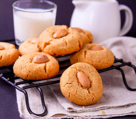 Creamy Smooth Peanut Butter Cookies