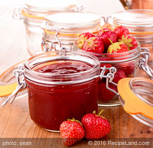 Fruit-Sweetened Strawberry Jam recipe