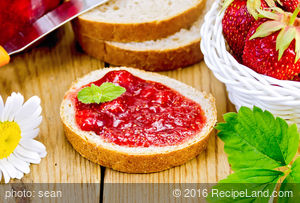 No Cook Strawberry and  Banana Jam