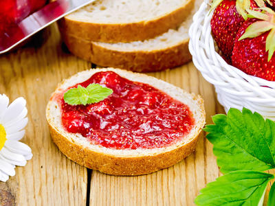 No Cook Strawberry and  Banana Jam