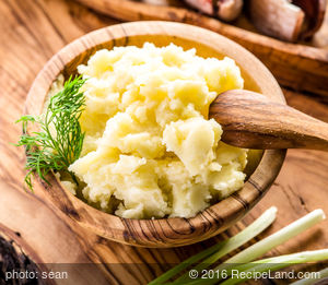Red Garlic Mashed Potatoes 