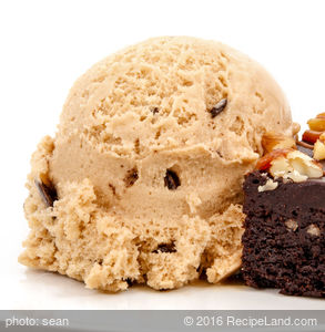 Chocolate Peanut Crunch Ice Cream