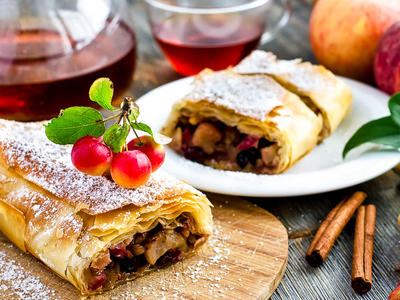 Milopita ( Greek Apple Pastry )