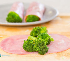 Baked Broccoli, Ham and Cheese Rollups