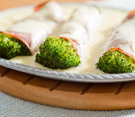 Baked Broccoli, Ham and Cheese Rollups