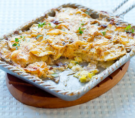 Cheesy Potato, Leek and Mushroom Gratin