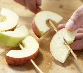 Apple Skewers in Almond Caramel 