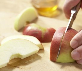 Apple Skewers in Almond Caramel 