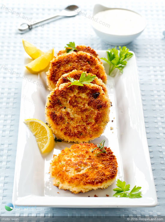 Golden brown fresh salmon cakes