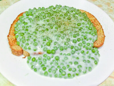 Creamed Peas on Toast